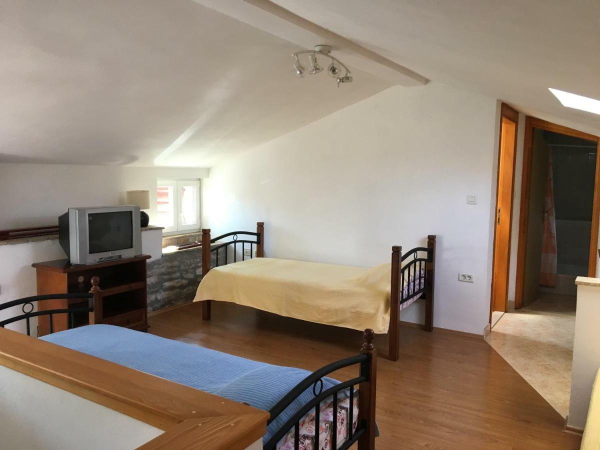 Holiday House Catela Rakalj Luaran gambar